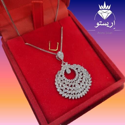 گردنبند نقره میکرو (بازنجیر)عیار 925 و آبکاری طلاسفید بسیار شیک و خاص همراه زنجیر ونیزی ب طول 45cm